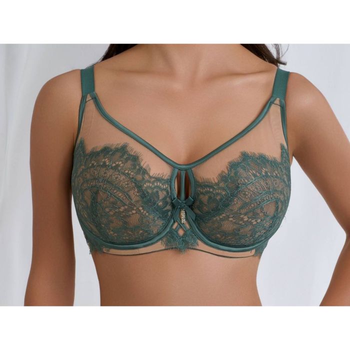 Бюст Лані шикарний